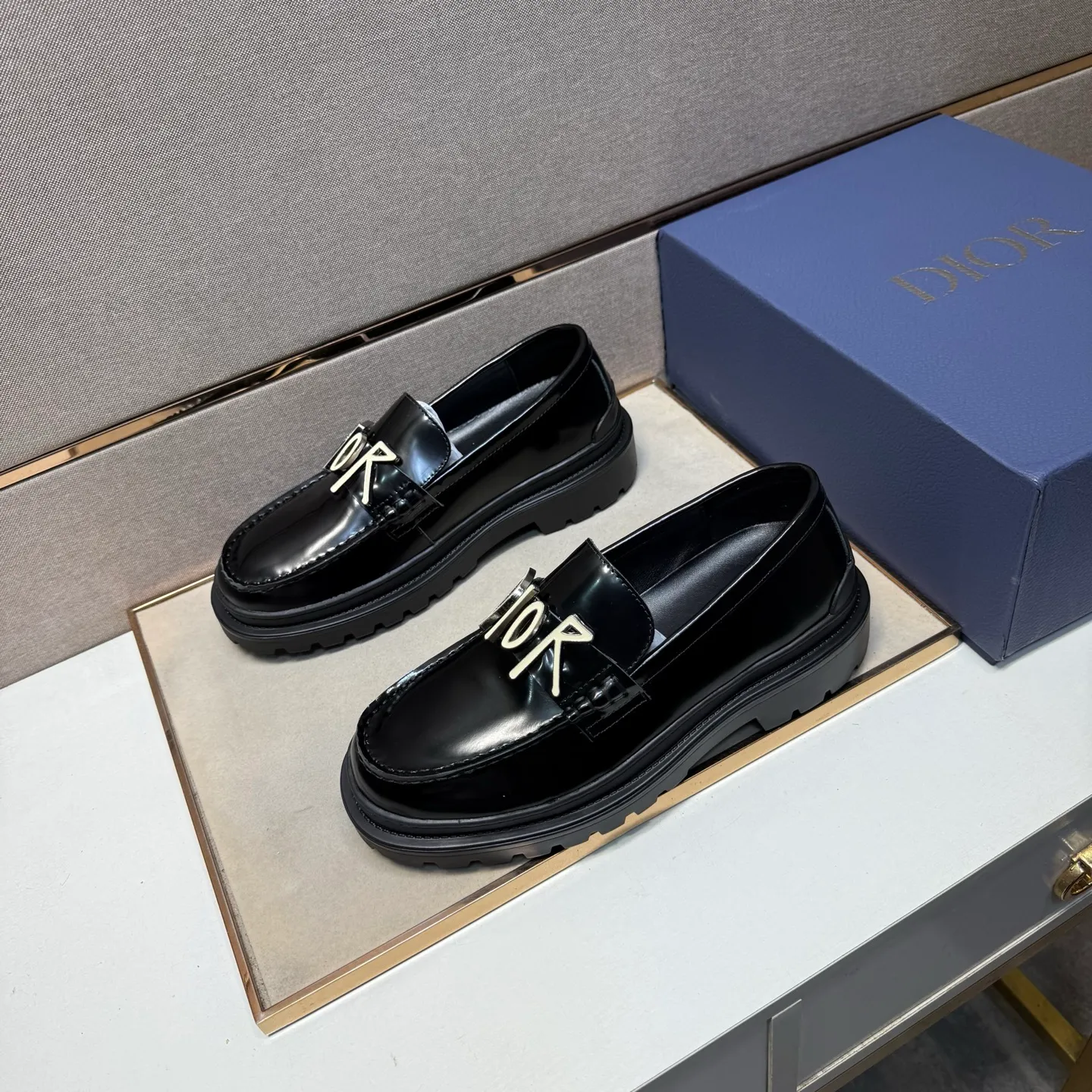 ⬛️Men's shoes 💰p442 [Dior~] Men's casual shoes 2025z cabinet sales simultaneously 🔶Size: 39-44 #️⃣ 🔷2 colors🔜The upper is made of multi-material splicing➕Genuine leather lining, comfortable and breathable, sole: original comfortable and wear-resistant outsole, ⚠️Real shot📱Photographed🎬The real thing is better📢📢📢